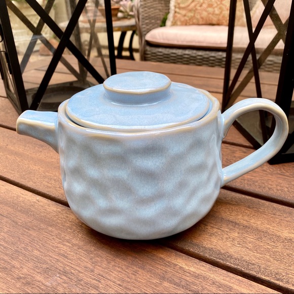 Ollie & Olivia Blue/White Hammered Tea Kettle Pot - Picture 2 of 14